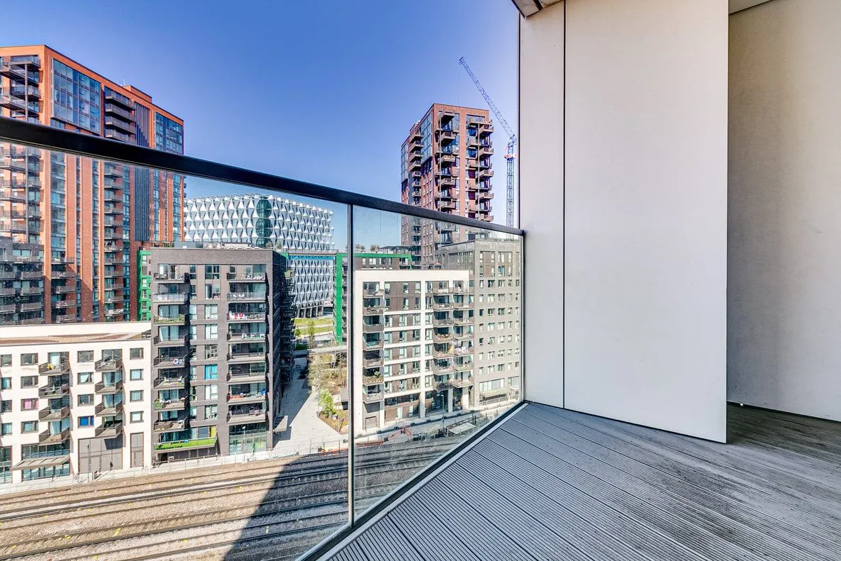 Showflat 1 (1 Bed), MyLo Nine Elms, 50 Wandsworth Road, London, photo 8