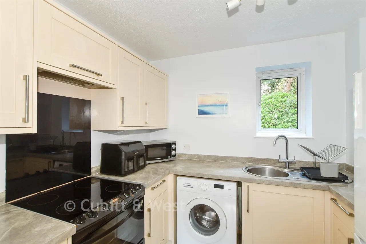Heath Road, Haywards Heath, RH16, photo 4