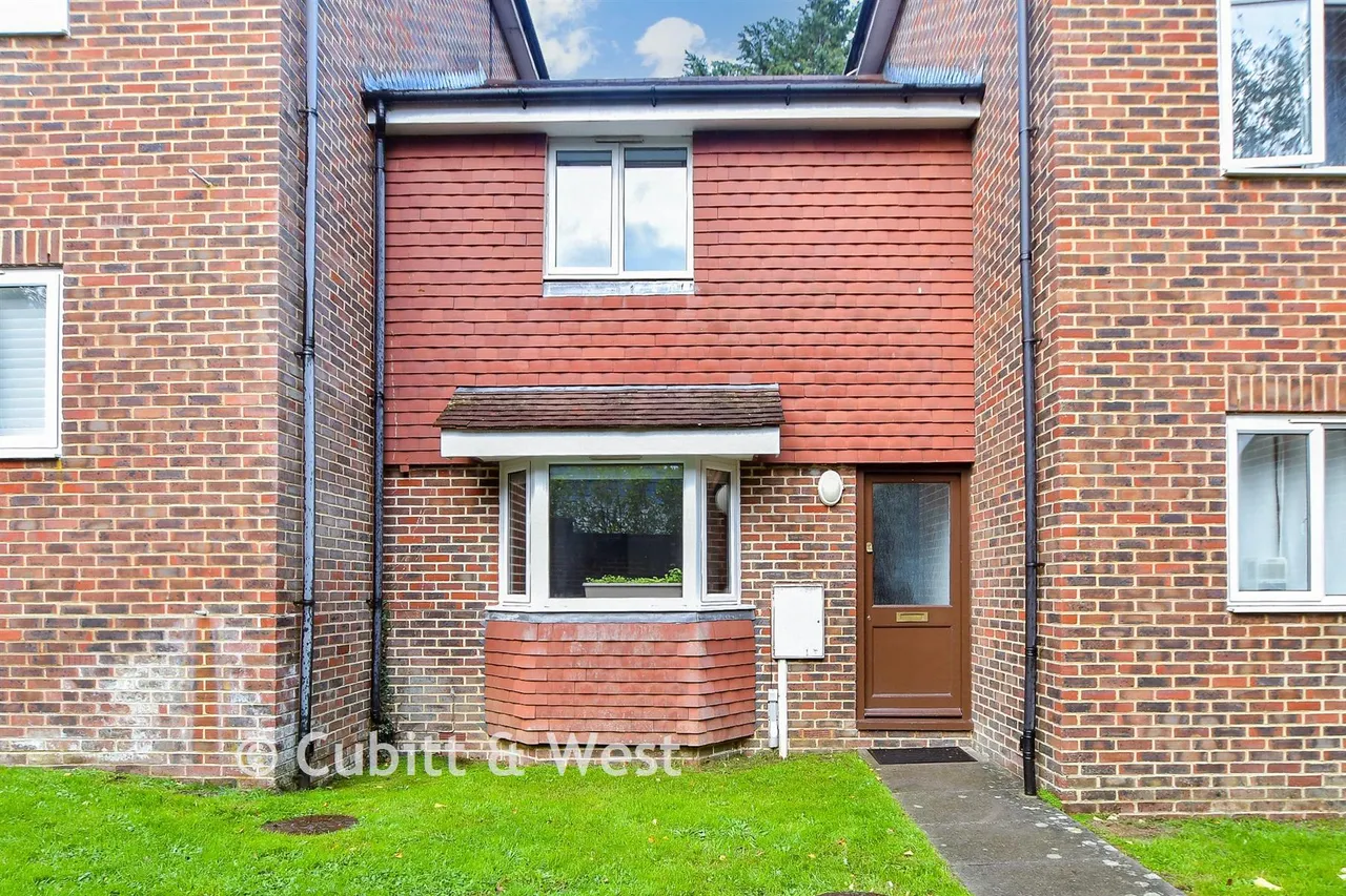 1 bed house for sale, Heath Road, Haywards Heath, RH16
