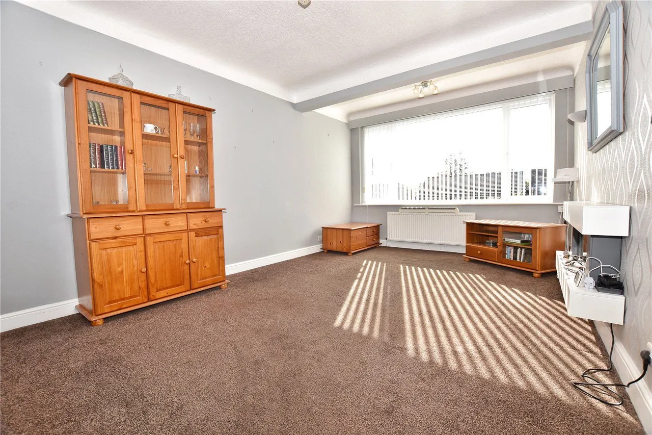 Hillside Close, Hadfield, SK13, photo 4