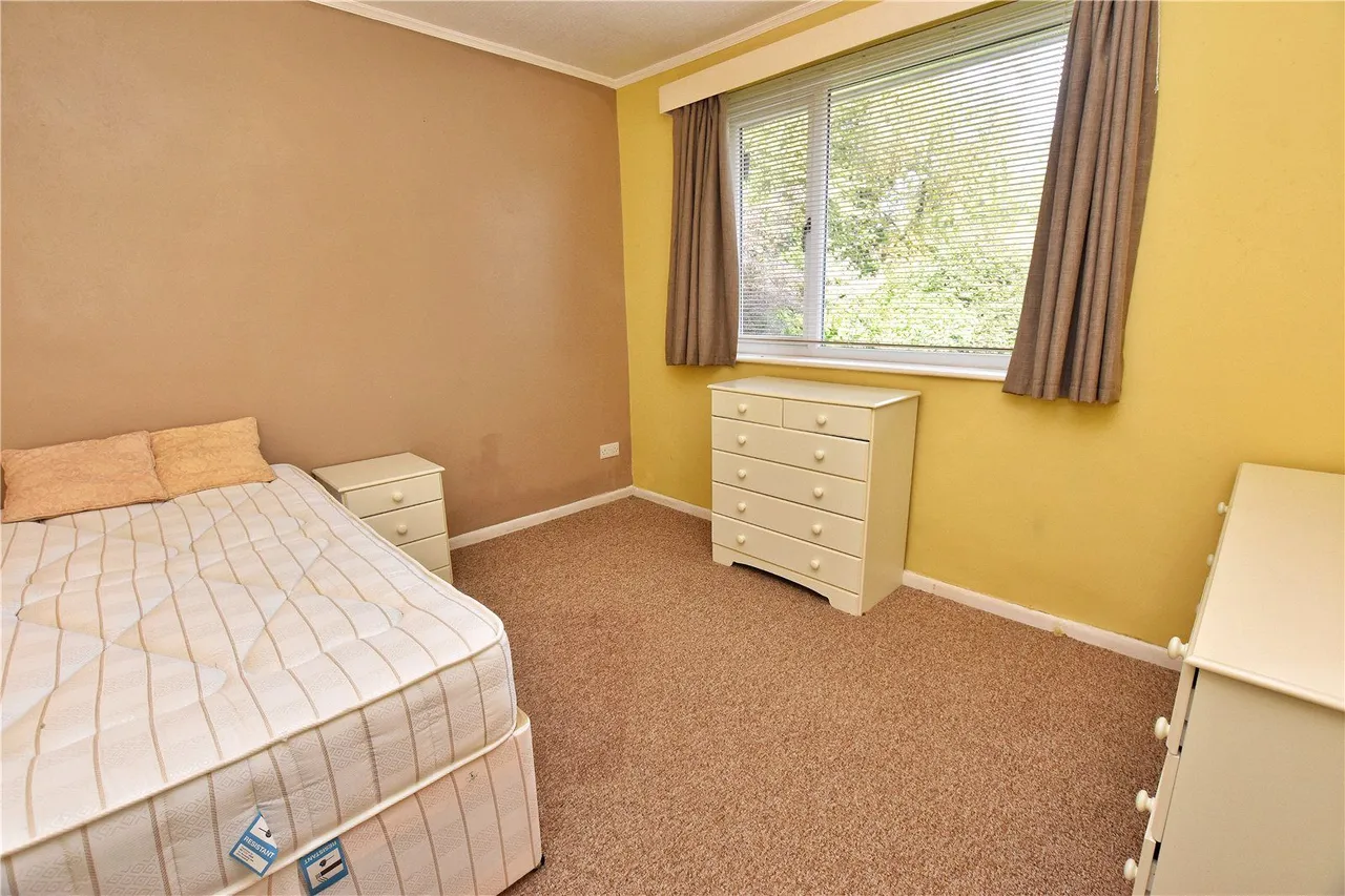 Hillside Close, Hadfield, SK13, photo 11