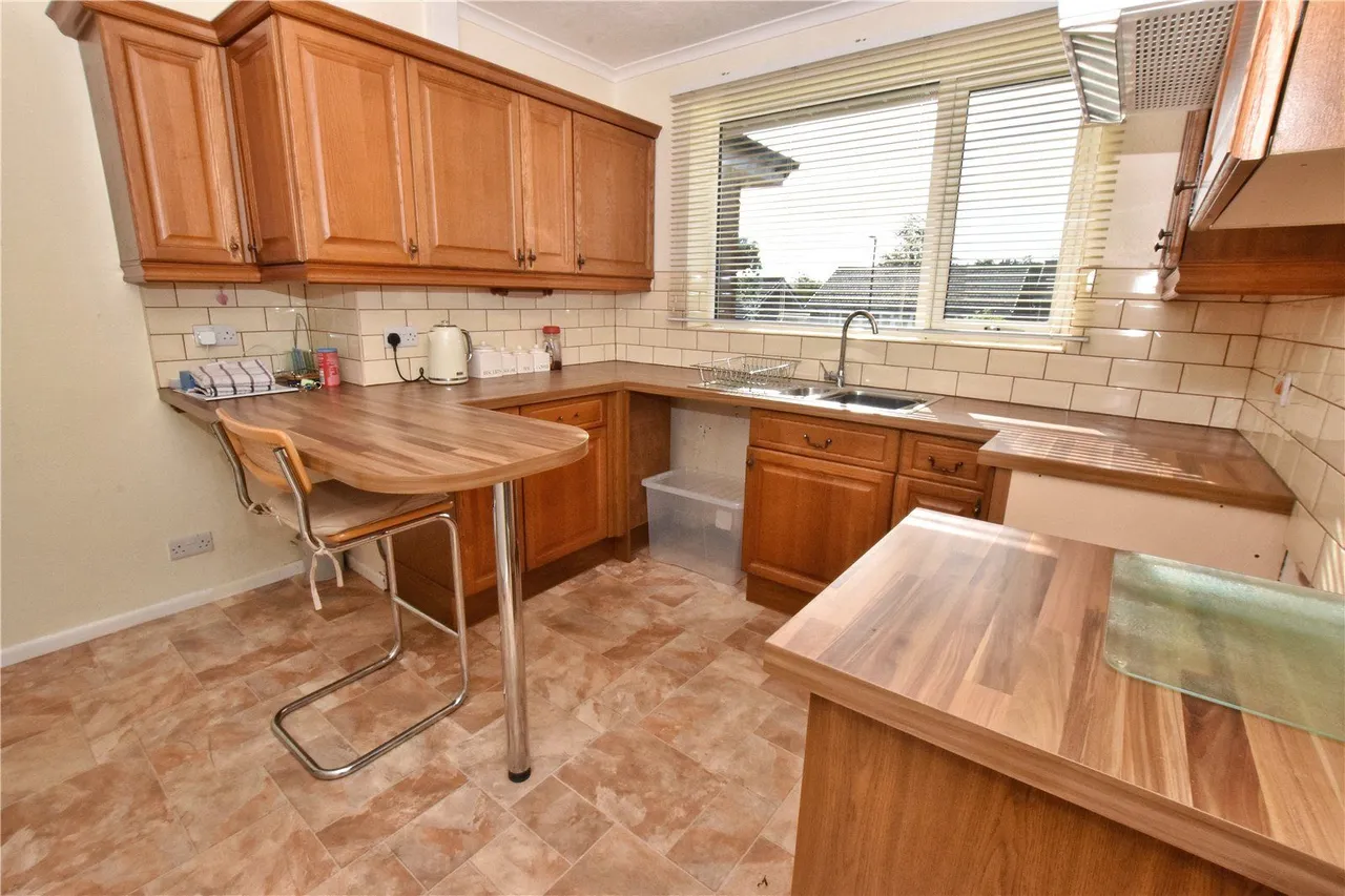 Hillside Close, Hadfield, SK13, photo 7