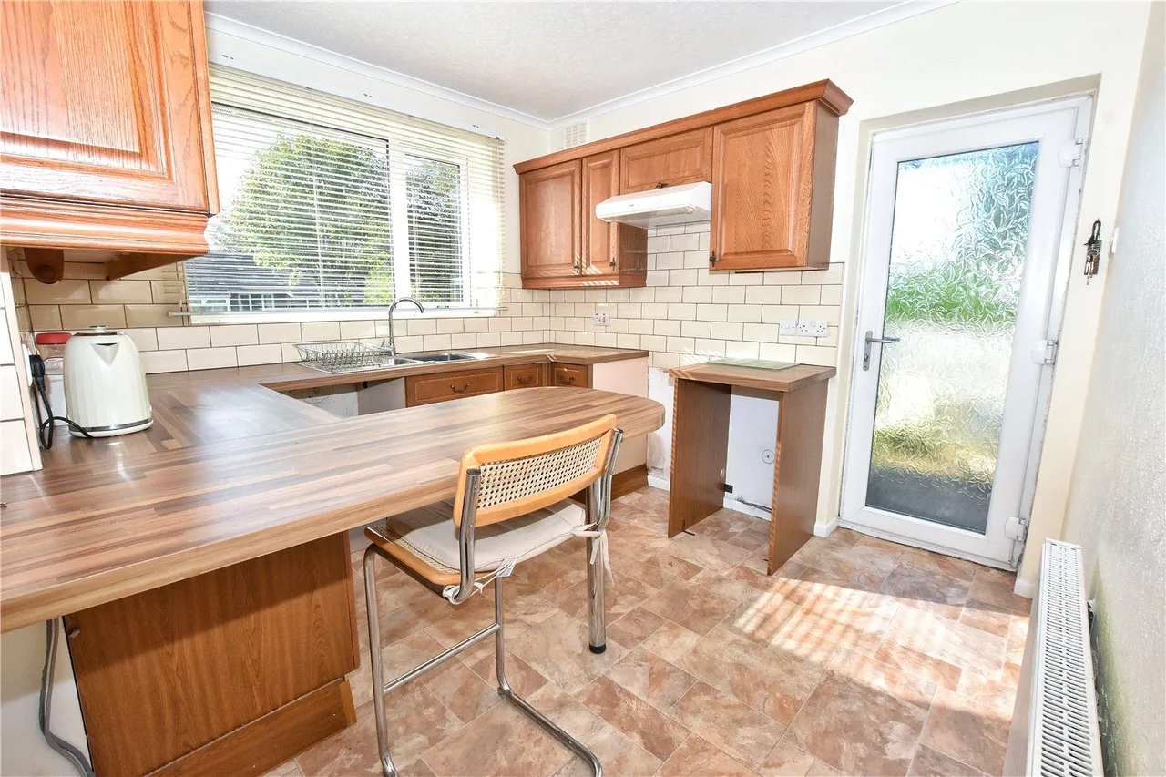Hillside Close, Hadfield, SK13, photo 8