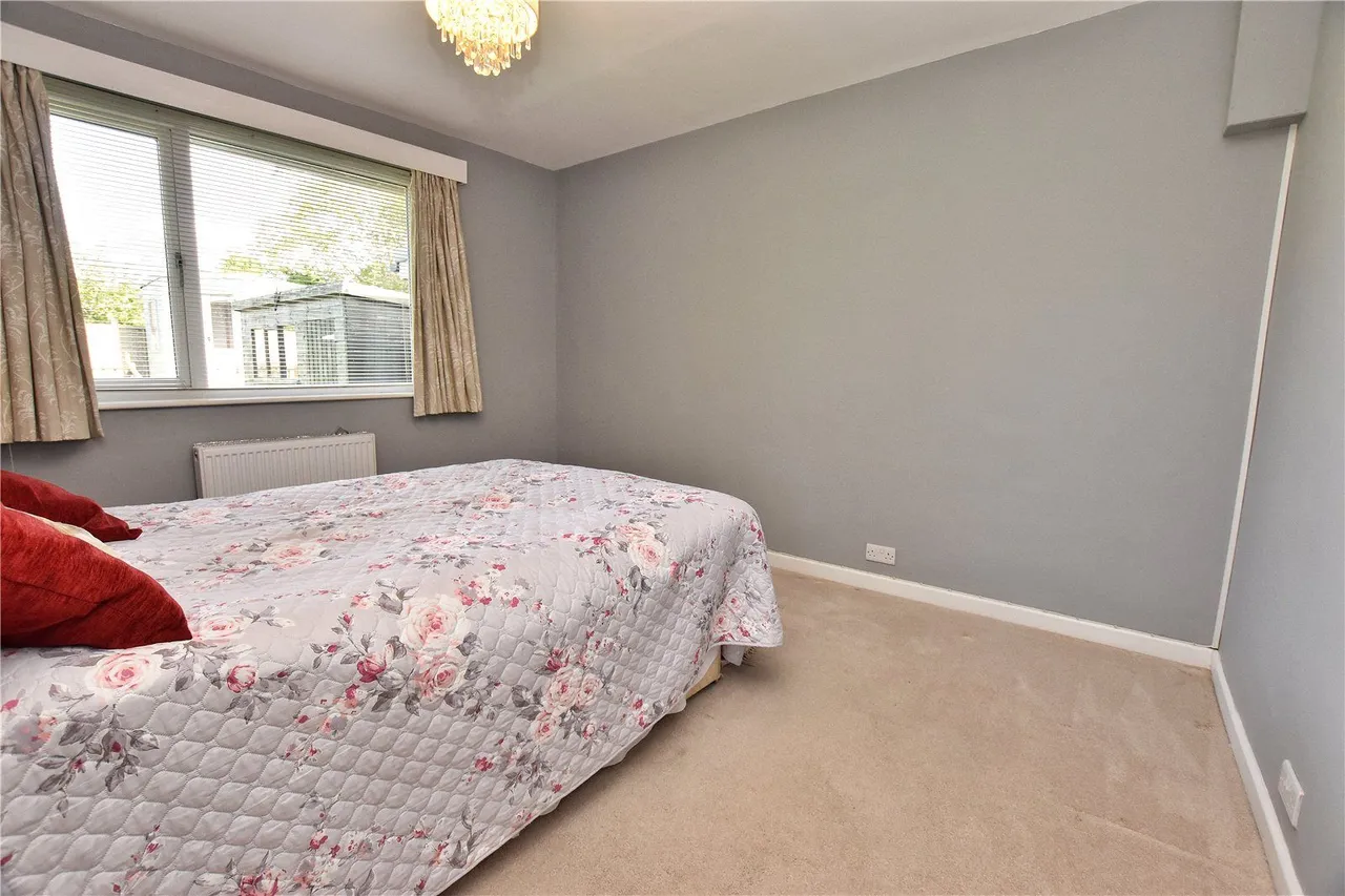 Hillside Close, Hadfield, SK13, photo 9