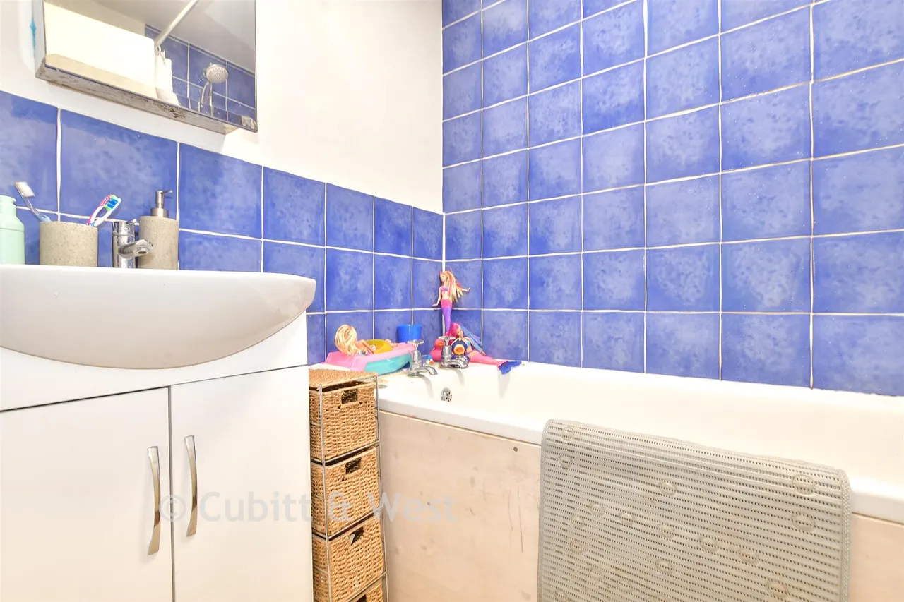 Hailey Place, Cranleigh, GU6, photo 7
