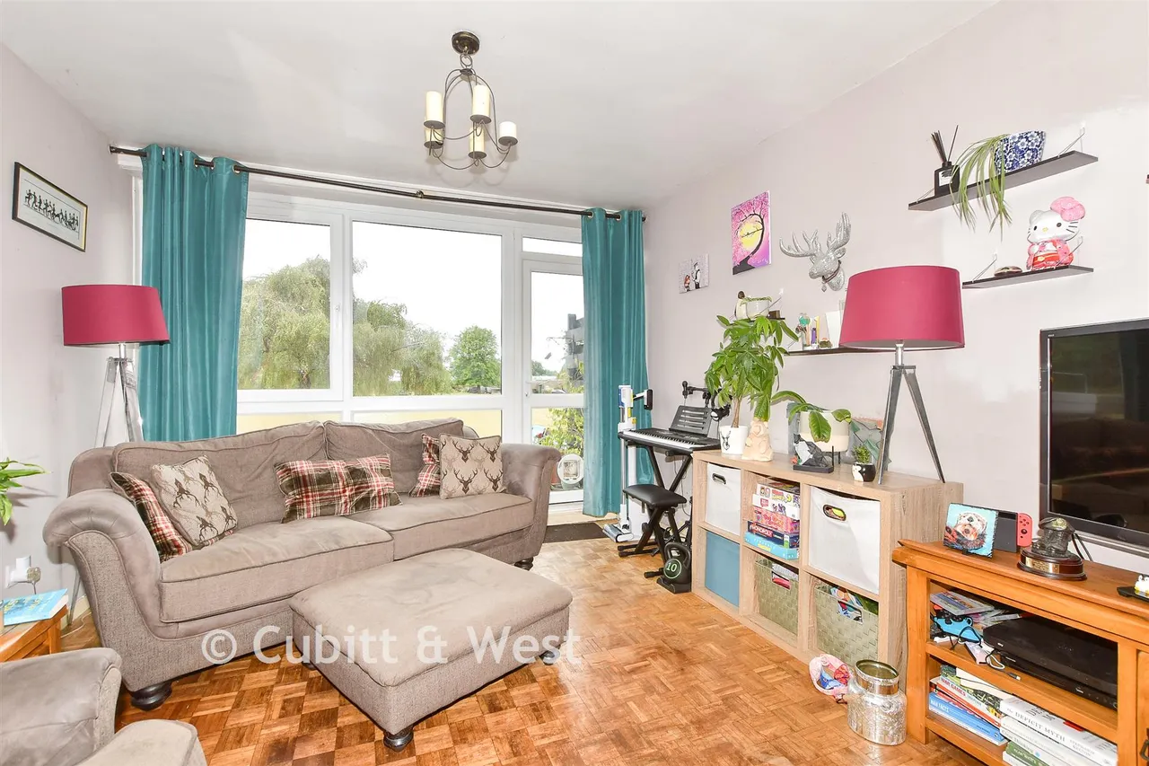 Hailey Place, Cranleigh, GU6, photo 3