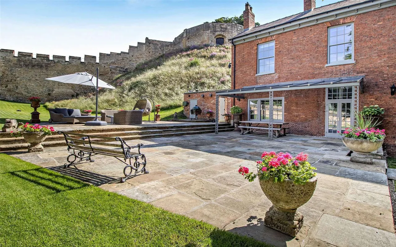 Castle Moat House, 18 Drury Lane, Lincoln, LN1 3BN, photo 4