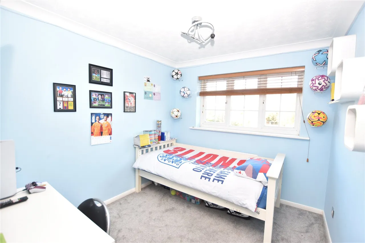 Comfrey Close, Farnborough, Hampshire, GU14 9XX, photo 11