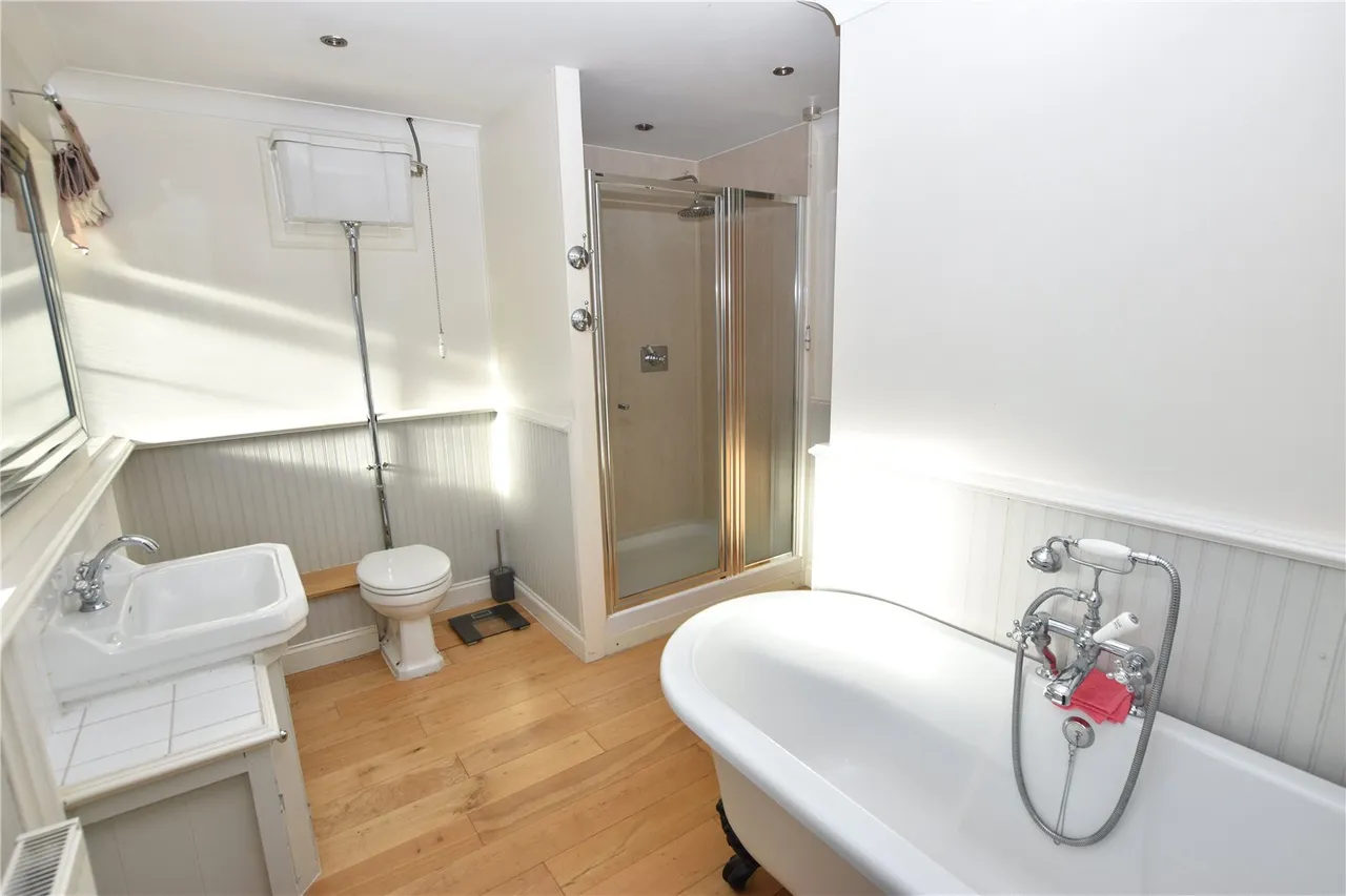 Comfrey Close, Farnborough, Hampshire, GU14 9XX, photo 7