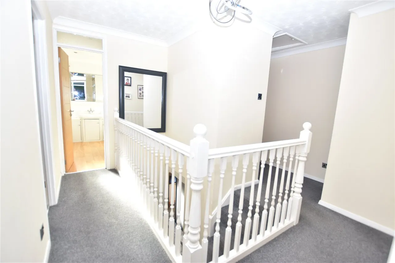 Comfrey Close, Farnborough, Hampshire, GU14 9XX, photo 13