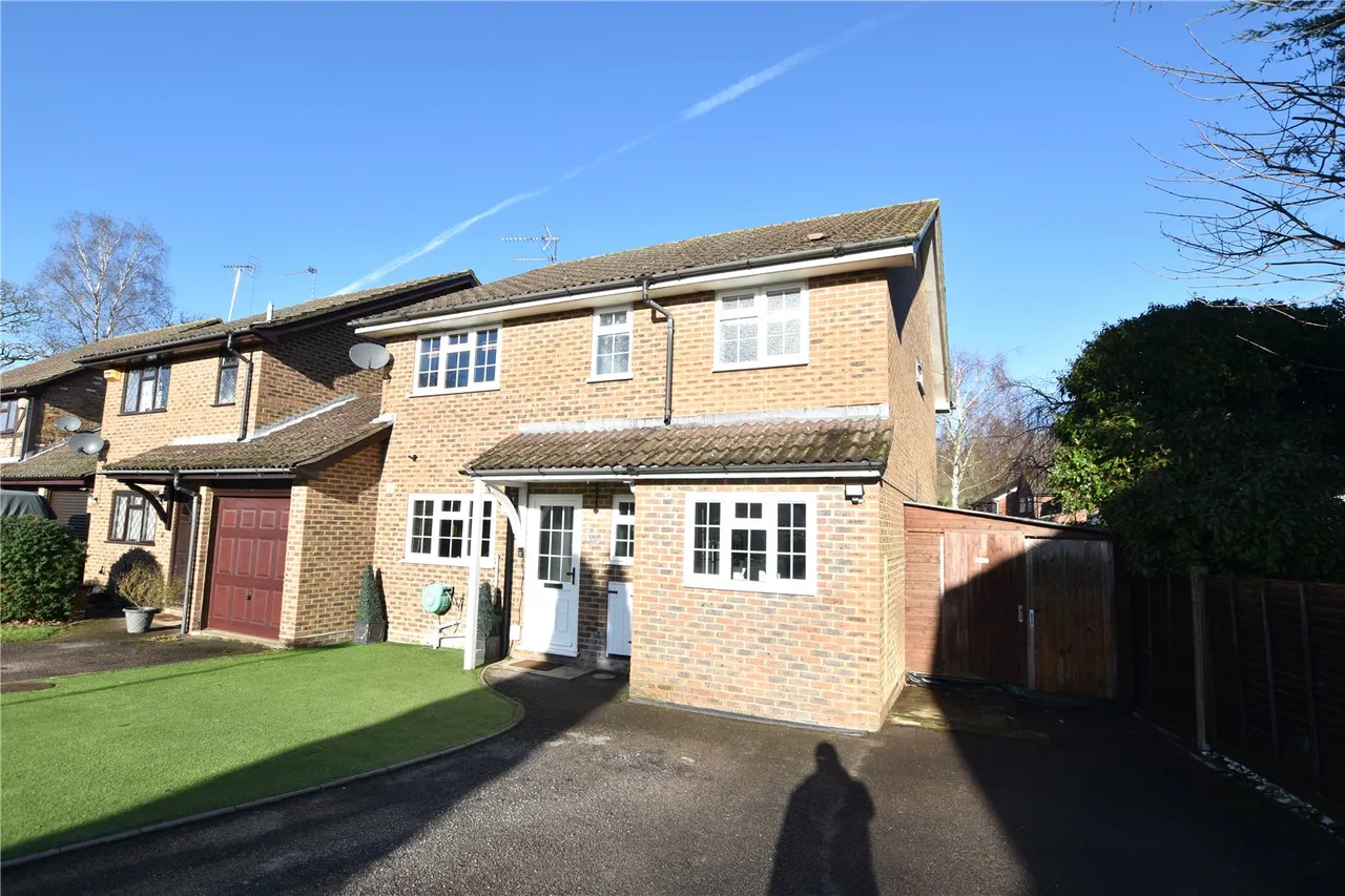 Comfrey Close, Farnborough, Hampshire, GU14 9XX, photo 15