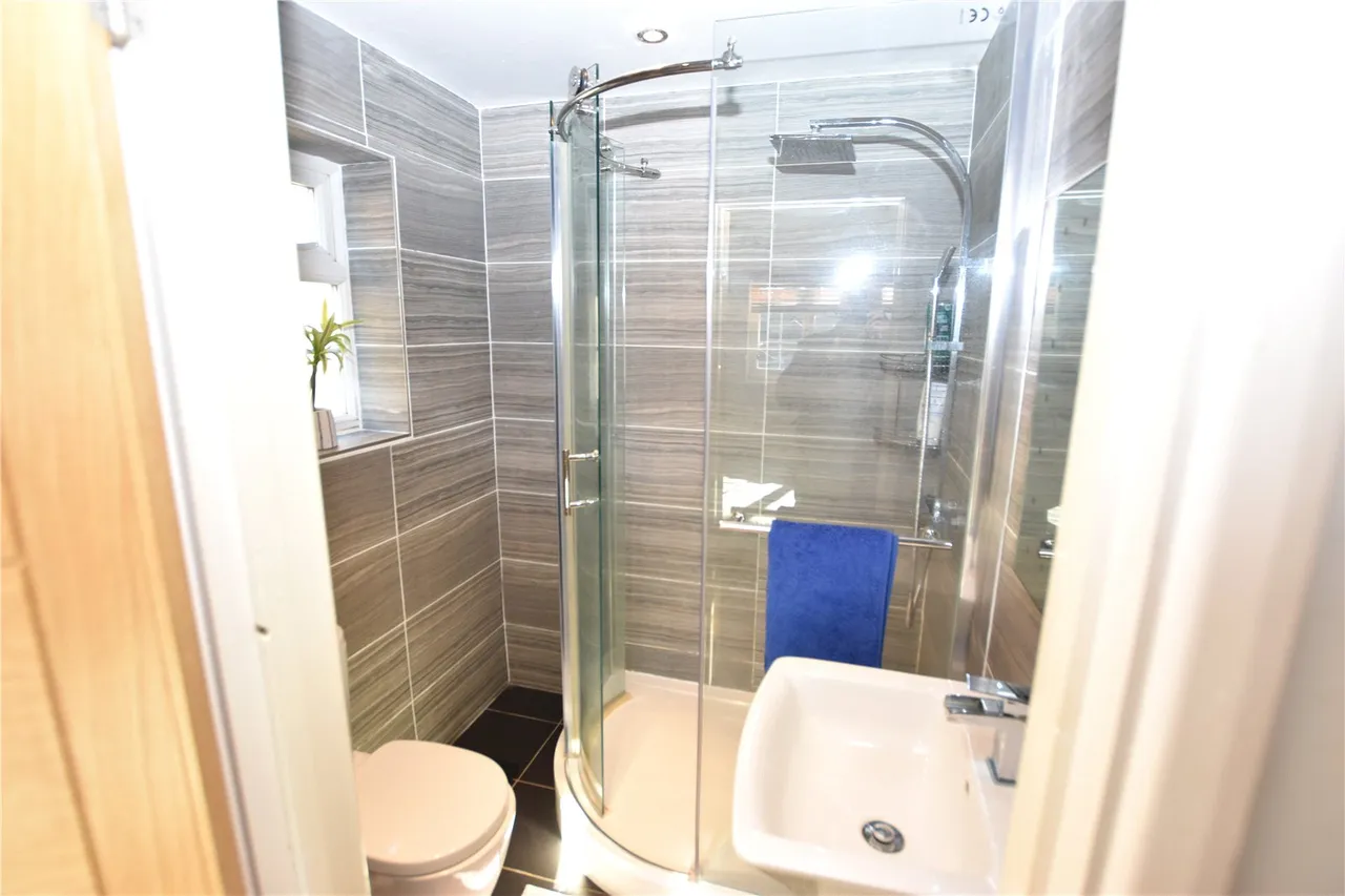 Comfrey Close, Farnborough, Hampshire, GU14 9XX, photo 8