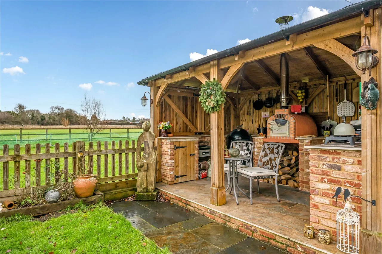 The Hayle, Calstone, Calne, Wiltshire, SN11 8QH, photo 7