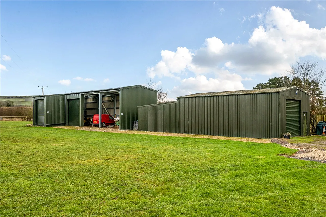 The Hayle, Calstone, Calne, Wiltshire, SN11 8QH, photo 5
