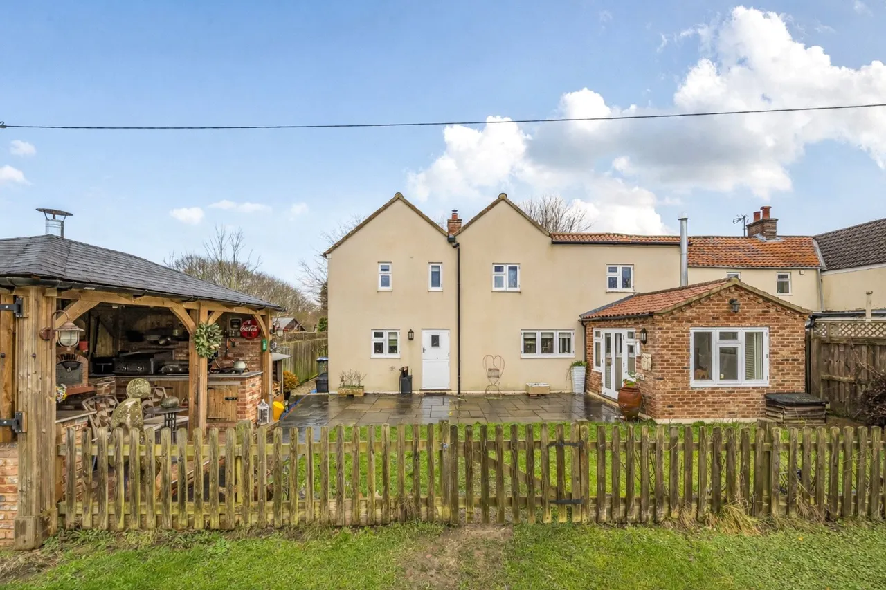 The Hayle, Calstone, Calne, Wiltshire, SN11 8QH, photo 3
