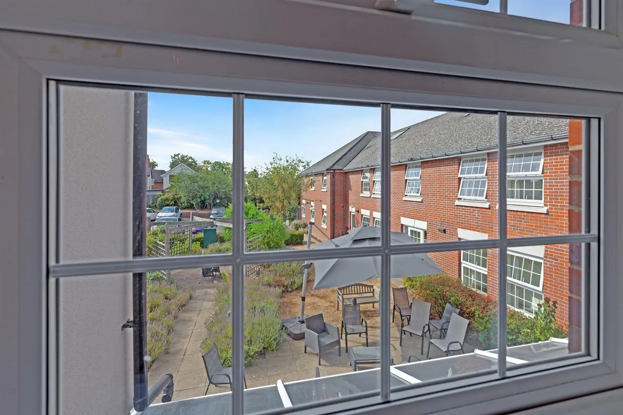 High Street, Ongar, CM5, photo 13
