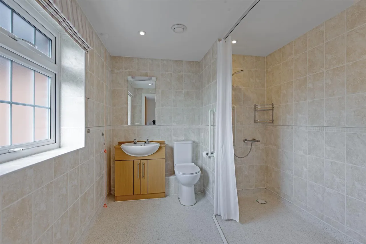 High Street, Ongar, CM5, photo 6