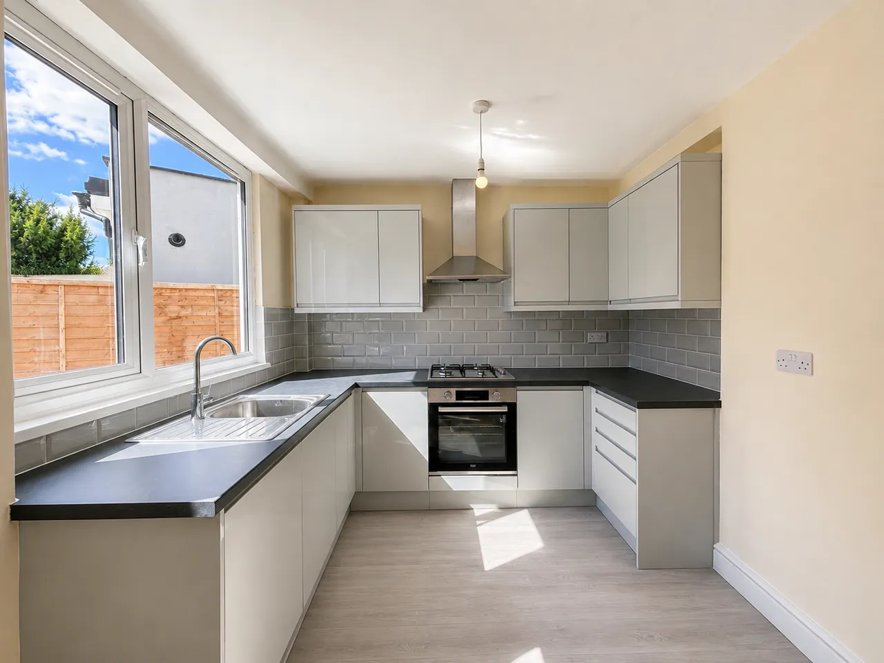 Tiverton Rd n18, photo 2