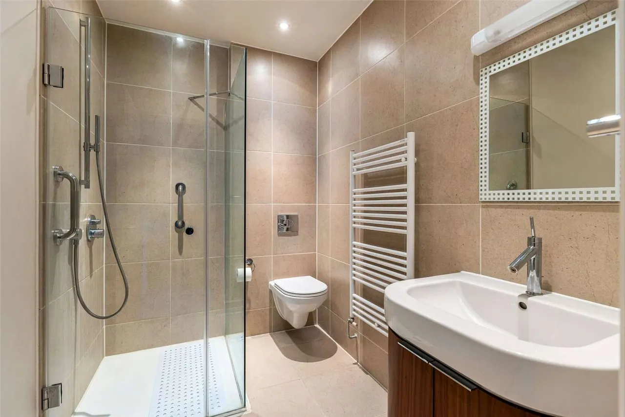 Cliveden Gages, Taplow, Maidenhead, Buckinghamshire, SL6 0GA, photo 10