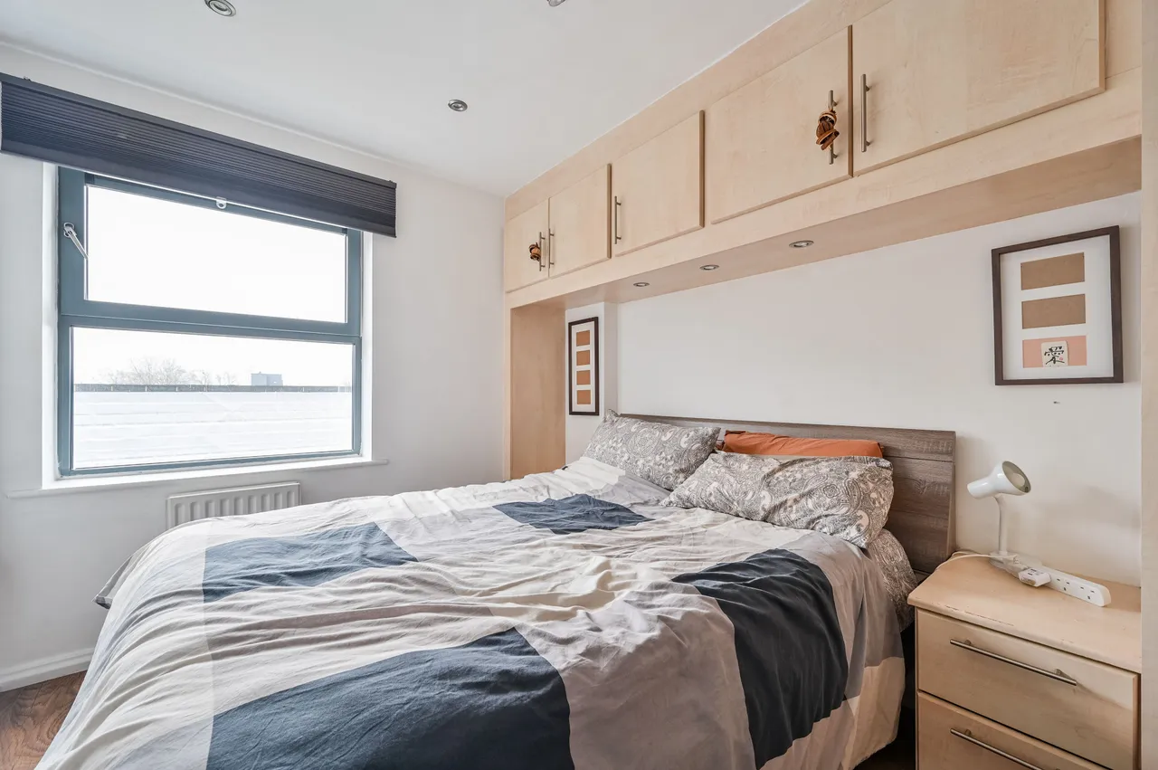 Flat 24, Butterfield House, Berber Parade, London, photo 7
