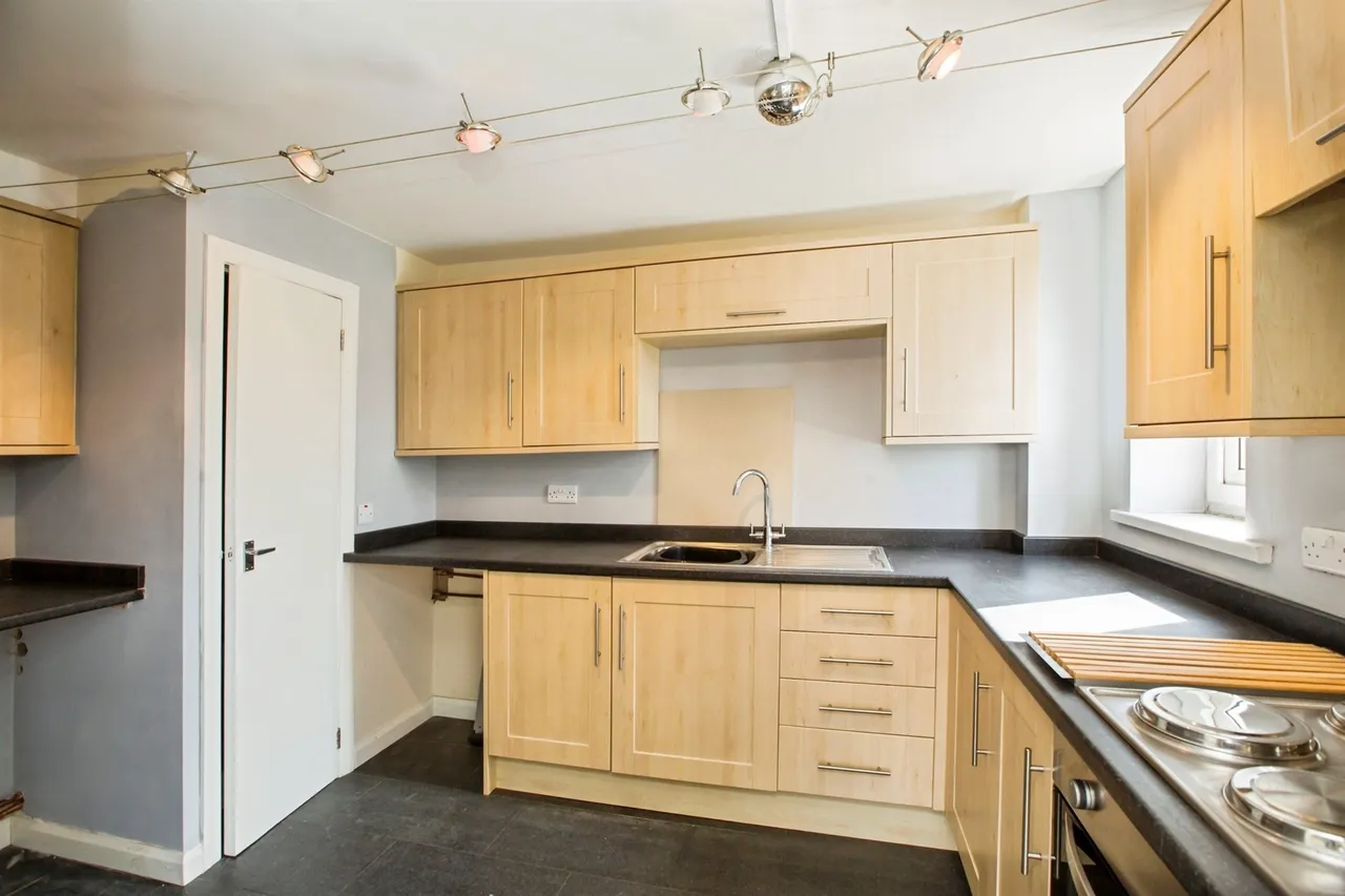 Towngate House, Elland, HX5, photo 12