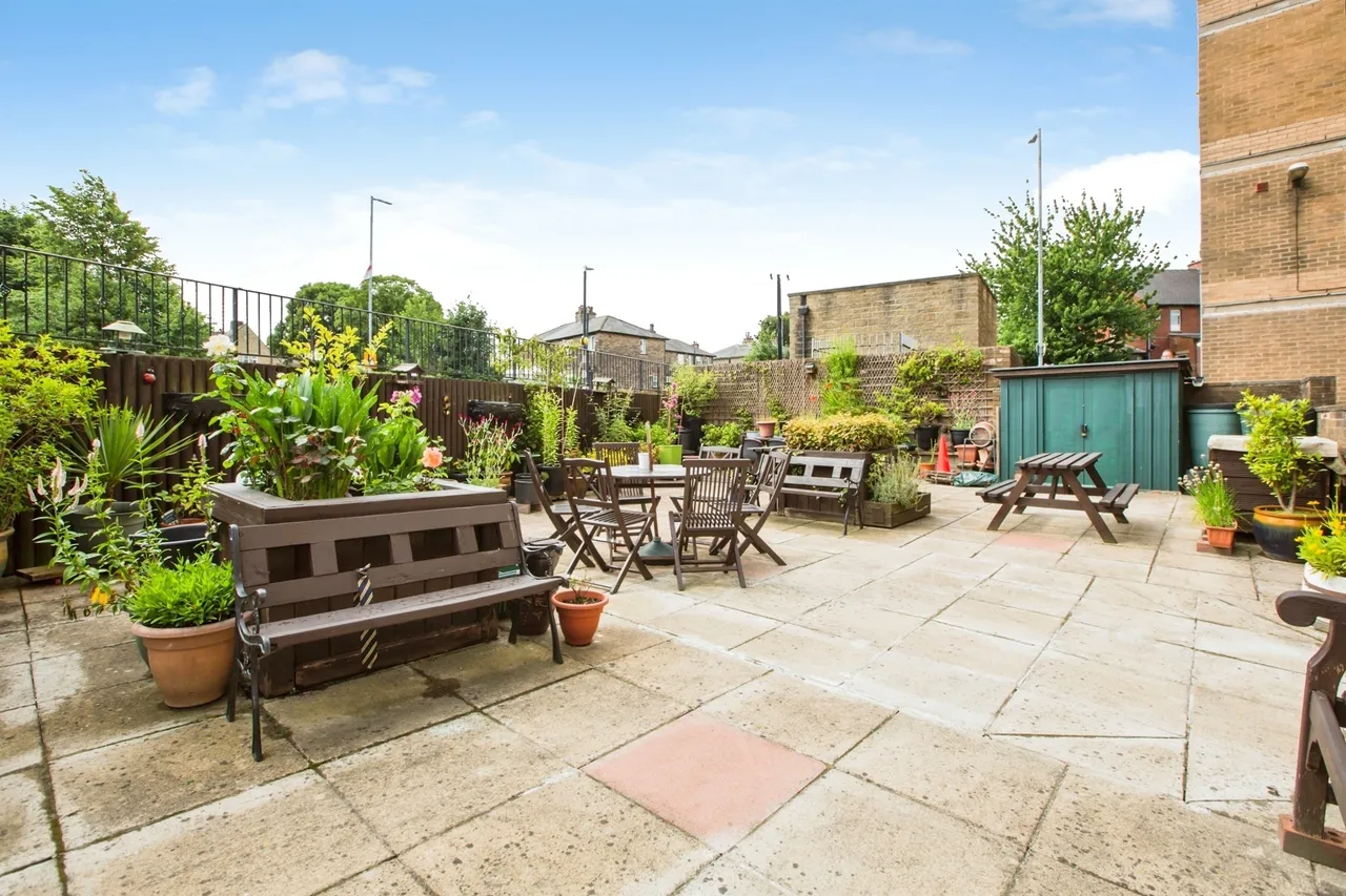 Towngate House, Elland, HX5, photo 8