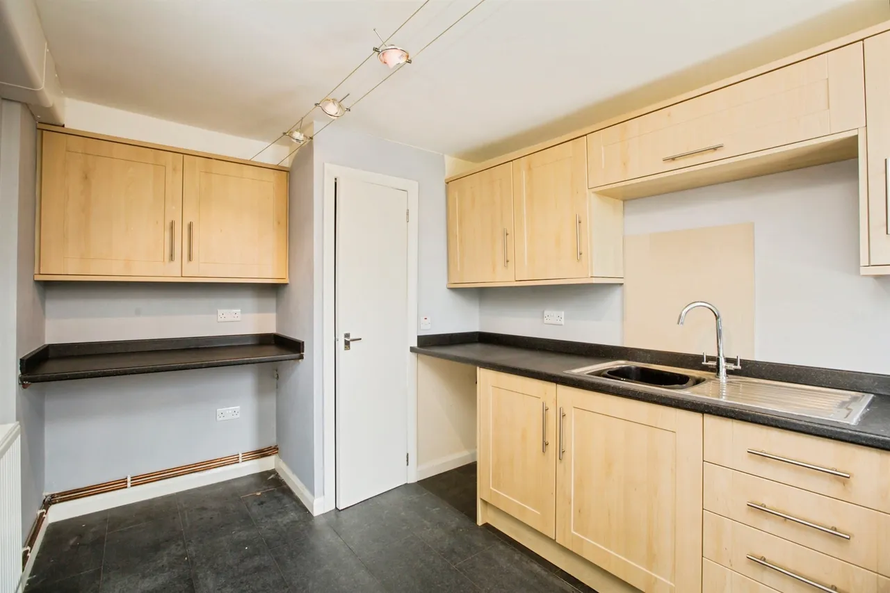 Towngate House, Elland, HX5, photo 2