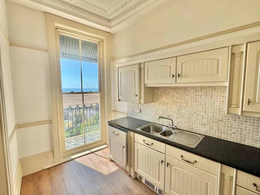 Marine Crescent, Folkestone, CT20, photo 5