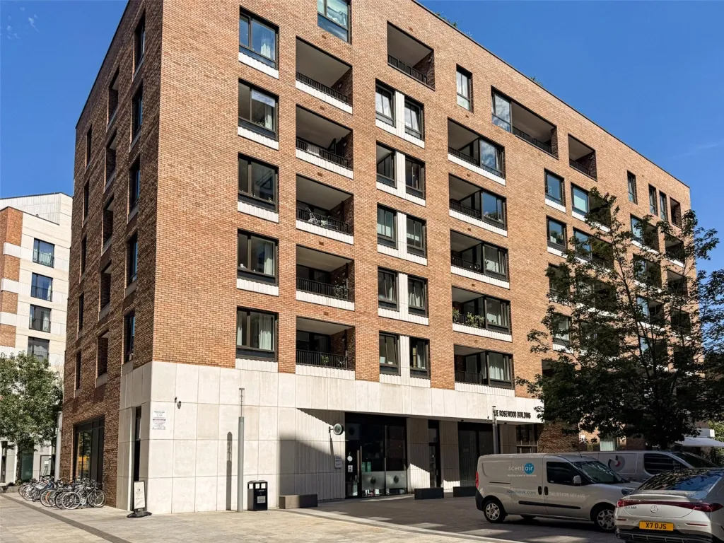 3 bed flat for sale, Cremer Street, Hoxton, E2