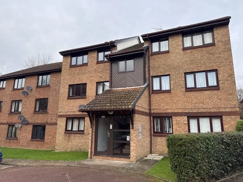 2 bed flat to rent, Wallis Way, Horsham, RH13