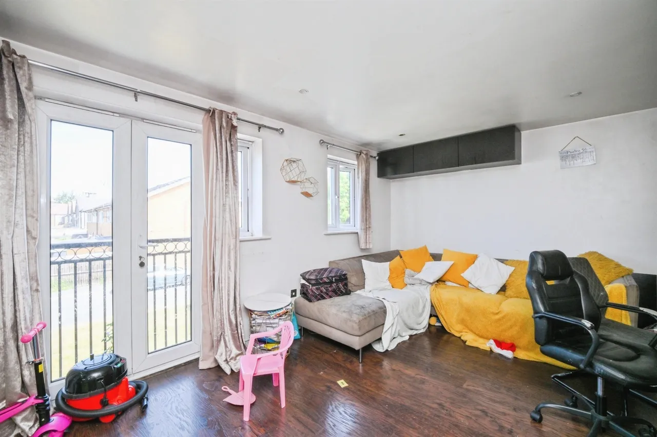 Foundry Gate, Waltham Cross, EN8, photo 2