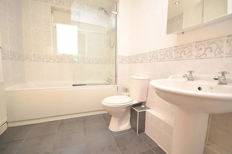 St. Marys Lane, Upminster, RM14, photo 6