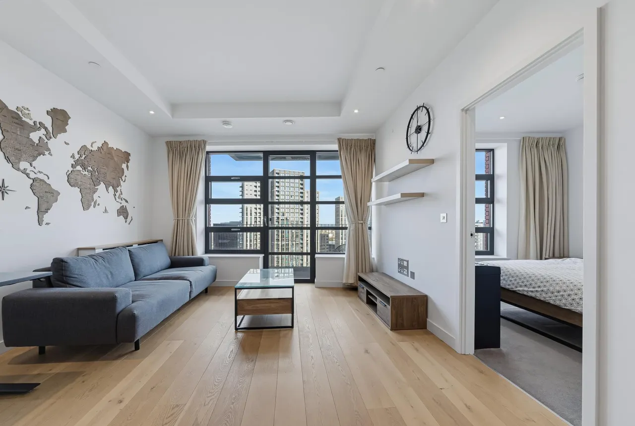 1 bed flat for sale, Defoe House, London City Island, E14