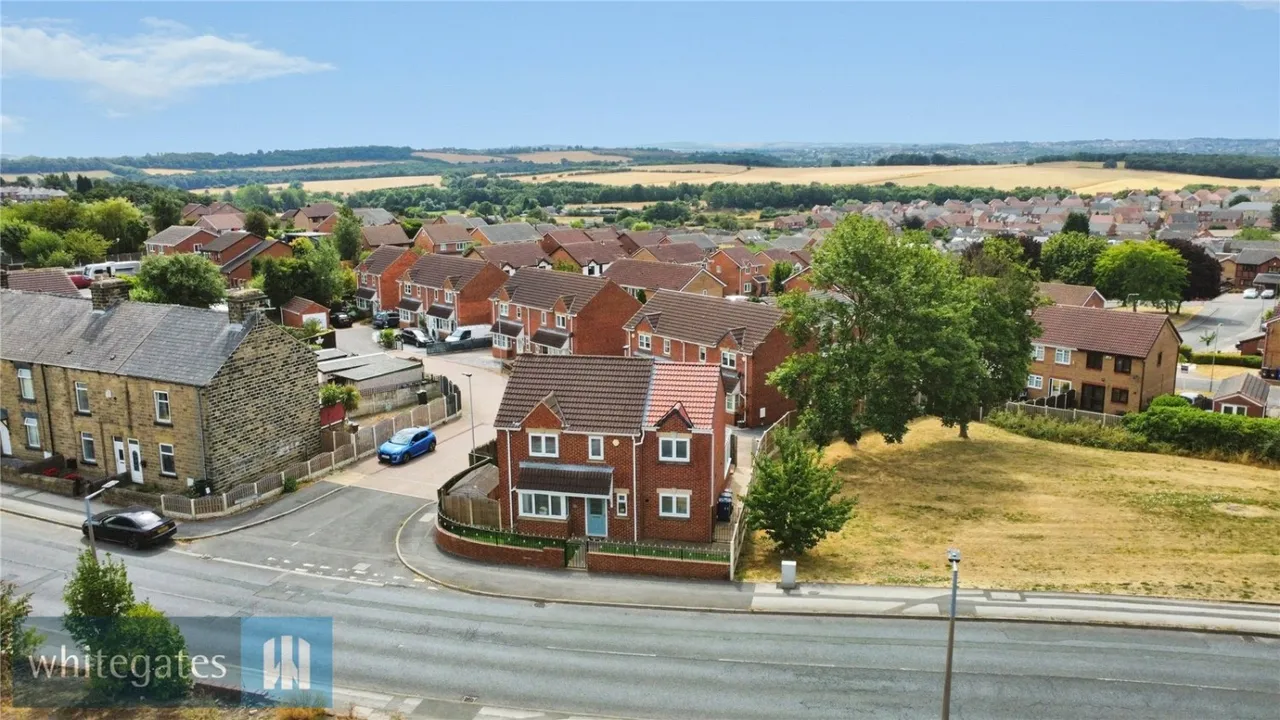 Pinfold Gardens, Cudworth, S72, photo 14