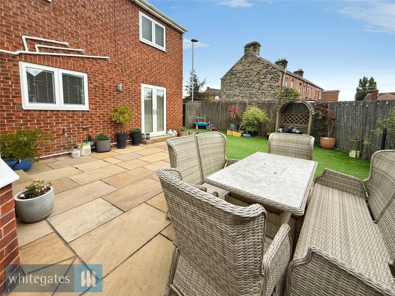 Pinfold Gardens, Cudworth, S72, photo 12