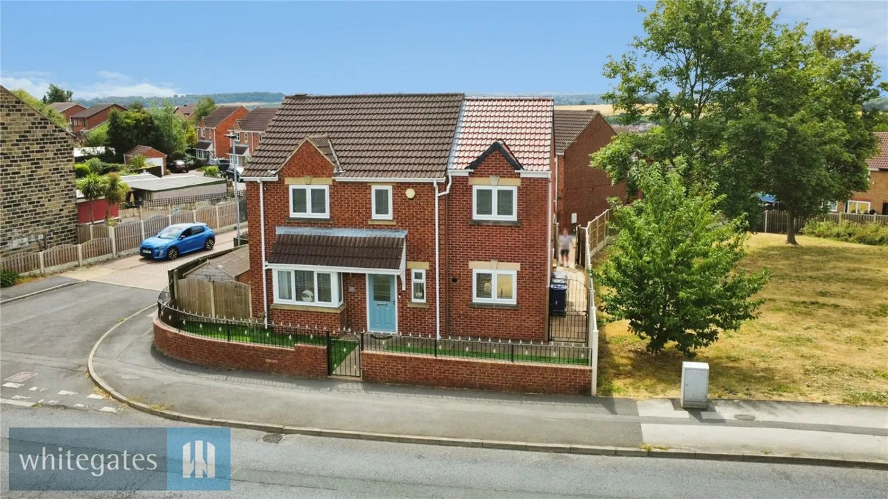 Pinfold Gardens, Cudworth, S72, photo 24