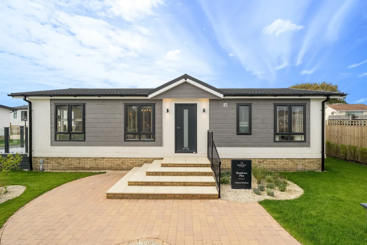 Wick Lane, Christchurch, BH6, photo 13