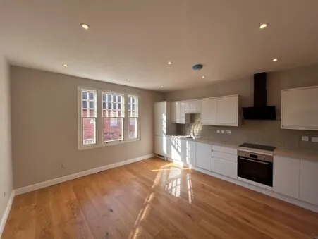 1 bed flat to rent, Town centre, RH10