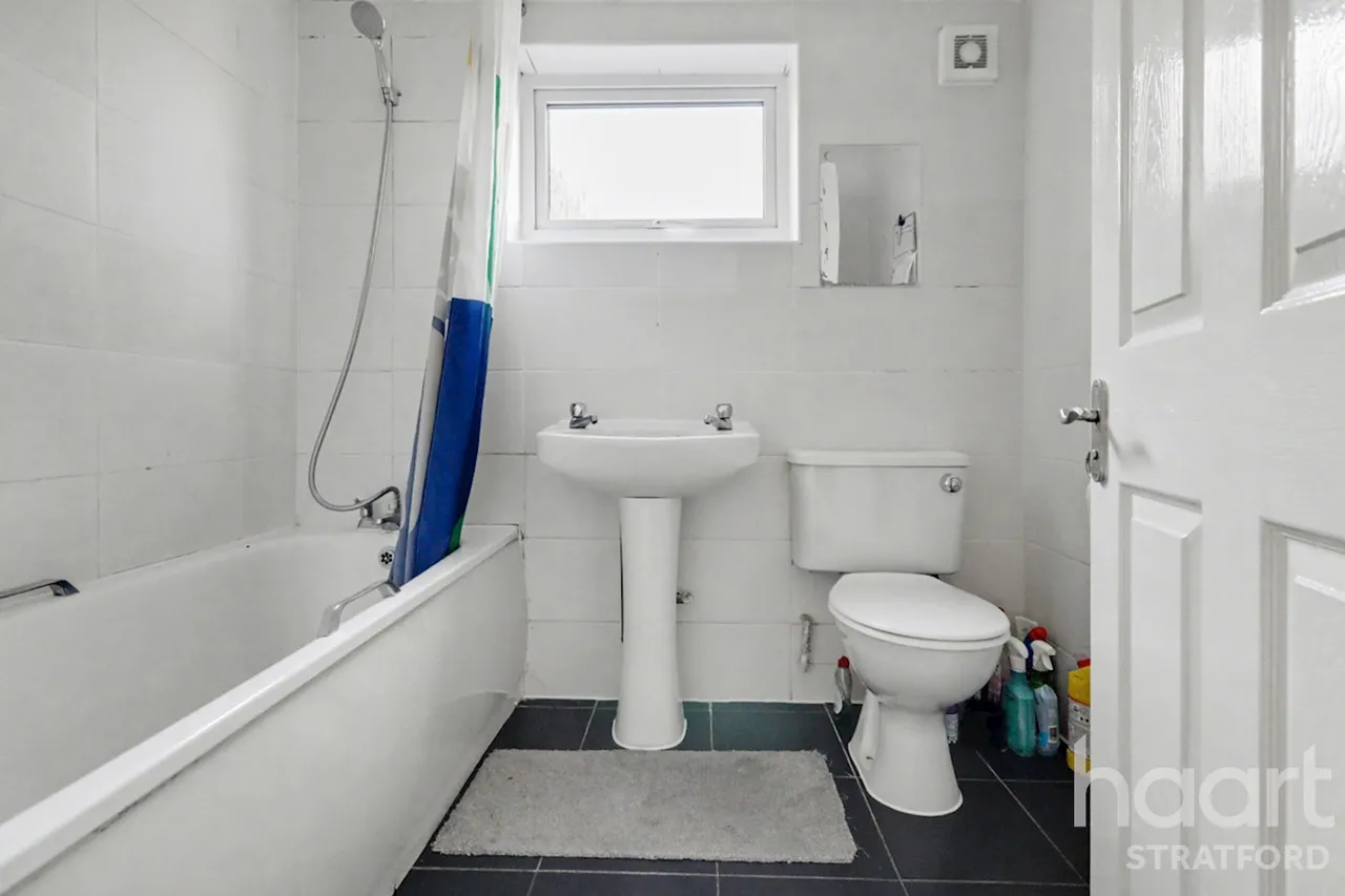 Colegrave Road, London, E15, photo 14