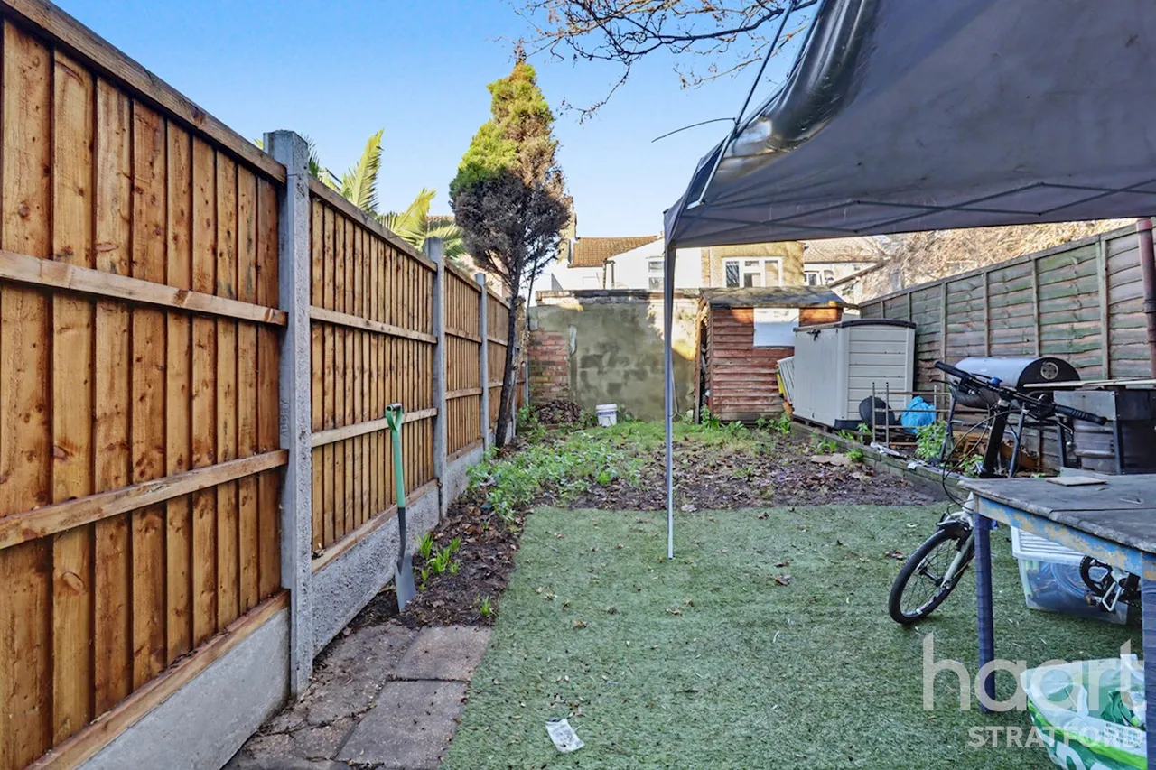 Colegrave Road, London, E15, photo 15
