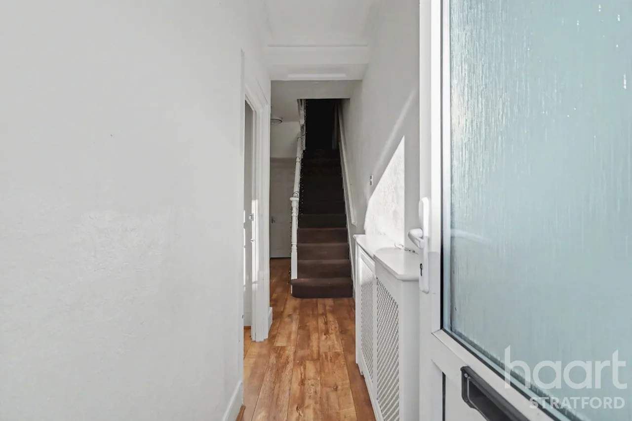 Colegrave Road, London, E15, photo 3