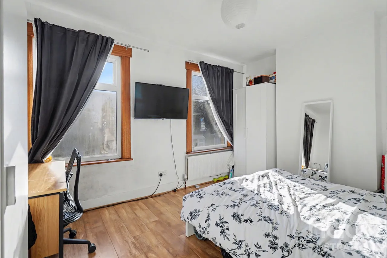Colegrave Road, London, E15, photo 12