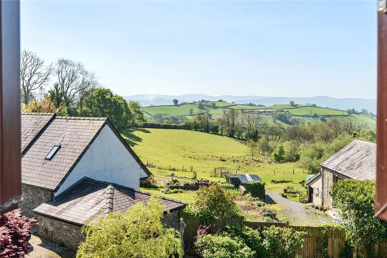 Llanwrda, Carmarthenshire, photo 15