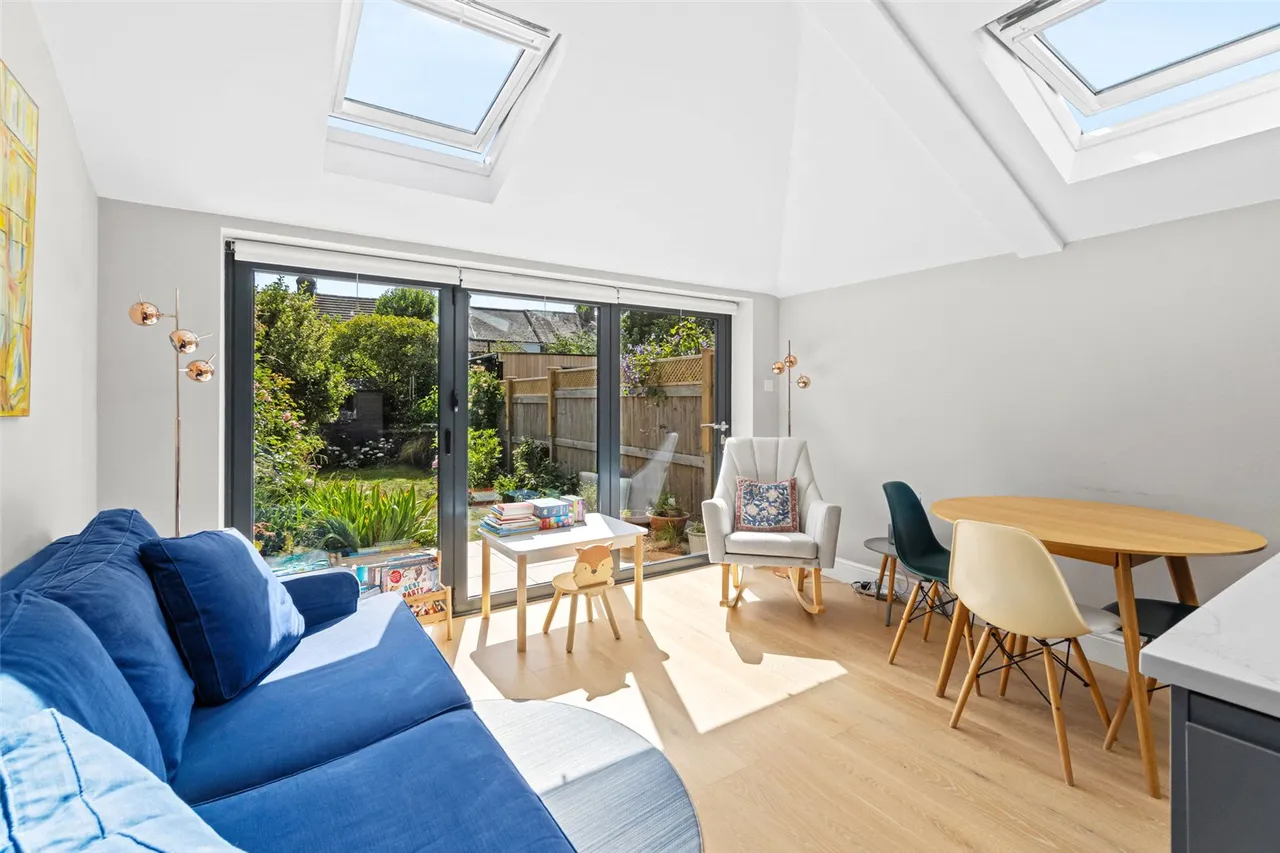 Avenue Road, Hampton, TW12 2BH, photo 6