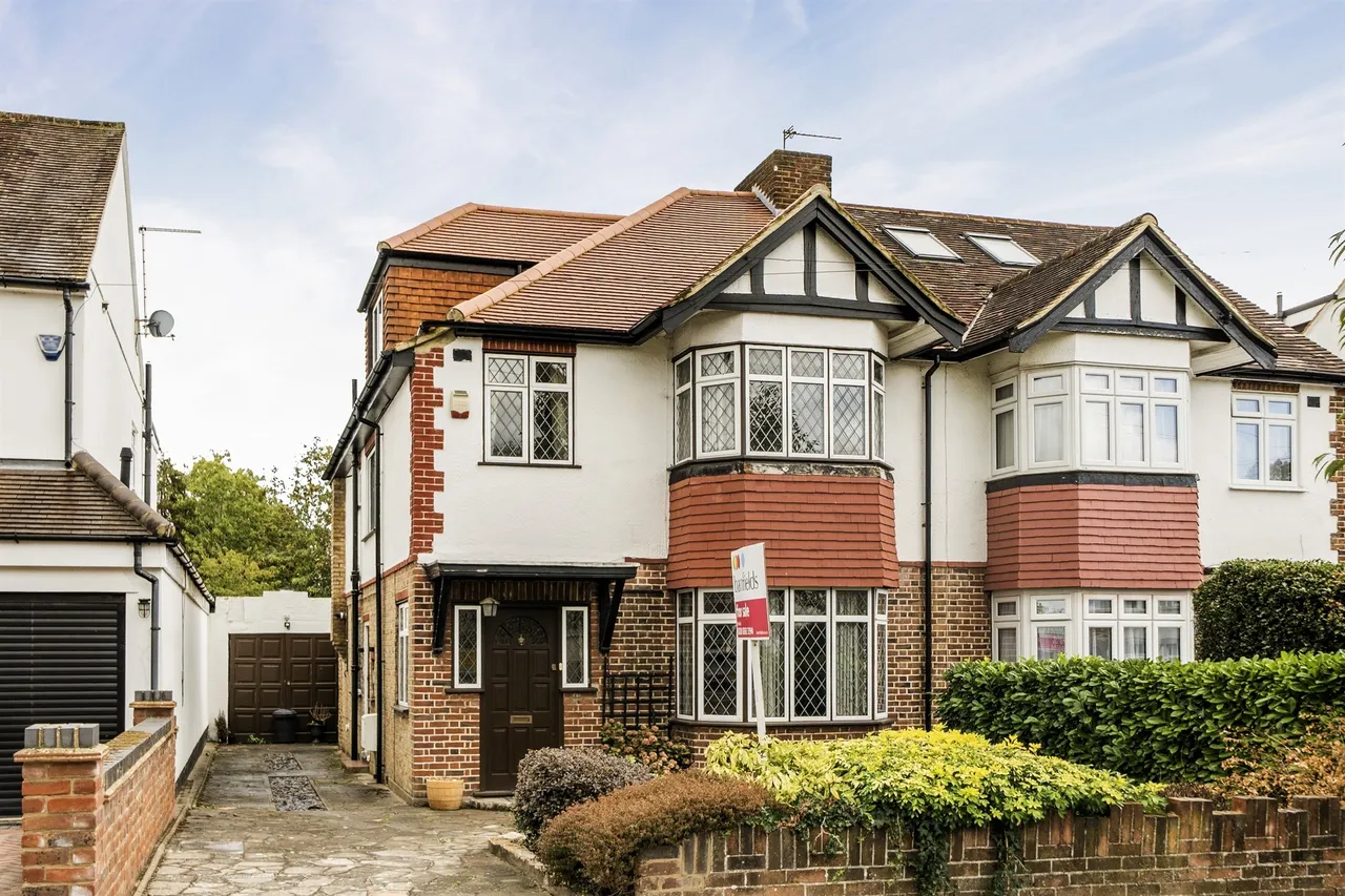 4 bed house for sale, Conway Gardens, Enfield, EN2