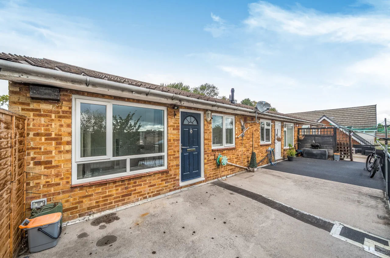 Barnes Lane, Sarisbury Green, SO31, photo 2