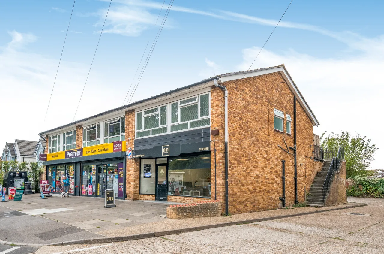 Barnes Lane, Sarisbury Green, SO31, photo 13