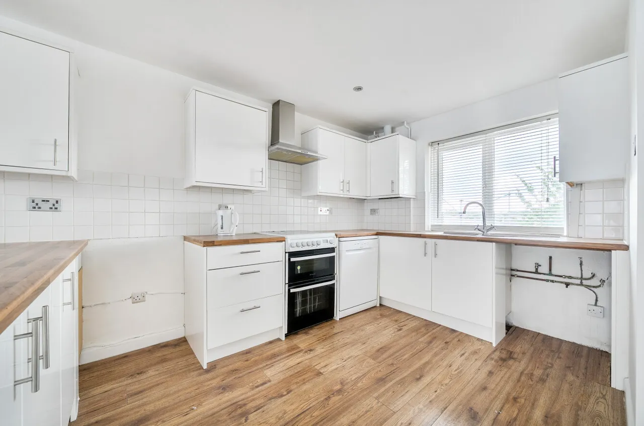 Barnes Lane, Sarisbury Green, SO31, photo 3
