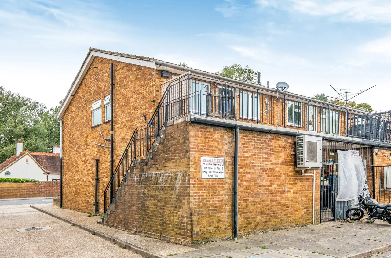 Barnes Lane, Sarisbury Green, SO31, photo 12