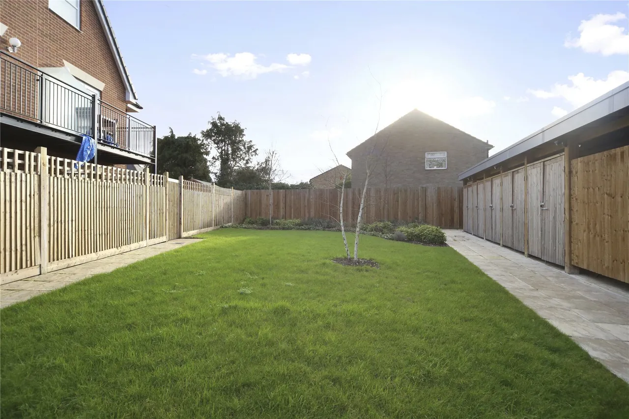 Greenwood Place, Hersham, Walton On Thames, KT12, photo 10